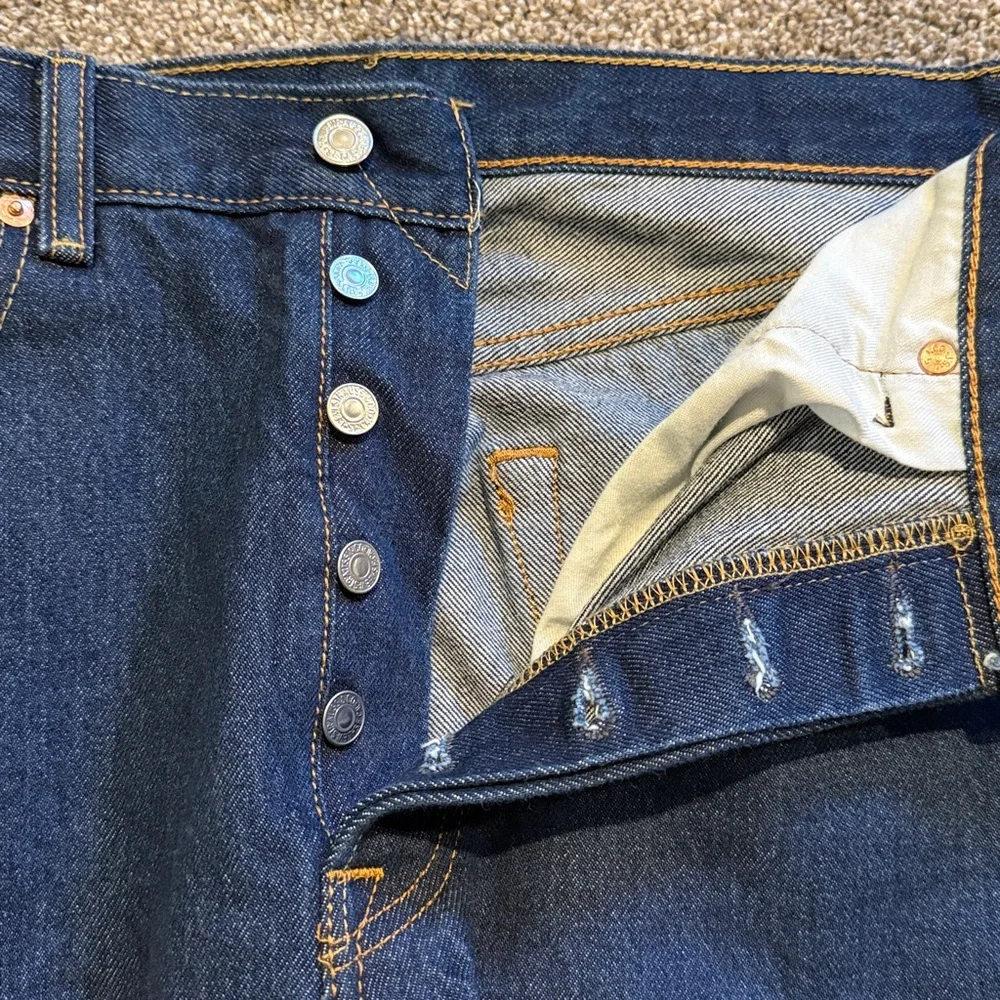 Levi’s button butterfly 501 Dark Blue Denim‎ Jeans